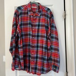 Men’s Tommy Bahama 100% cotton button down long sleeve plaid shirt.